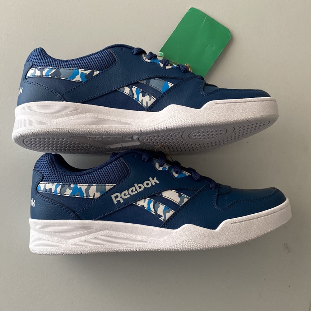 🧁🆕Reebok Blue M9